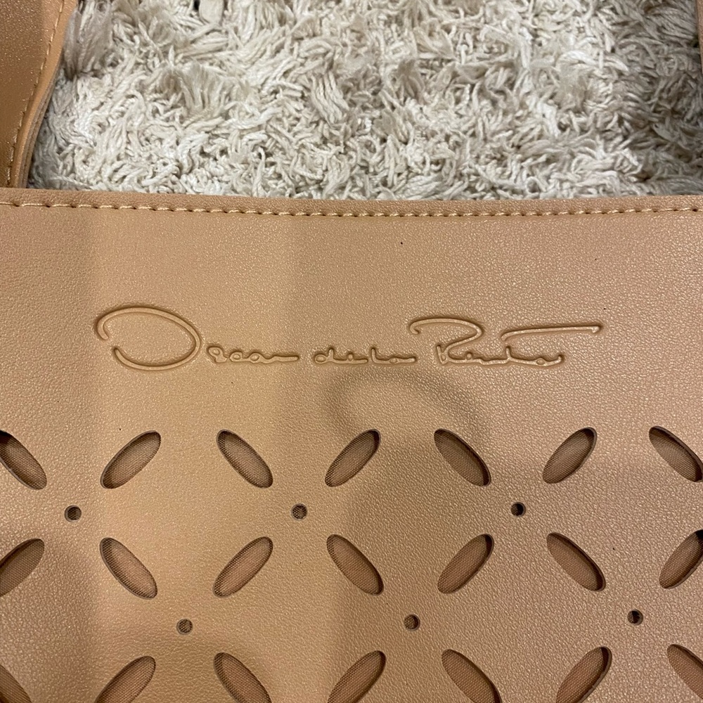 SALE!!  NEW Oscar de la Renta tote bag - Picture 2 of 6